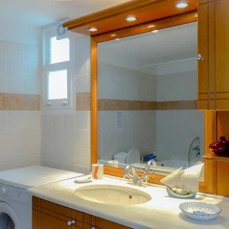 Spacious Seafront With Magnificent Aegean View