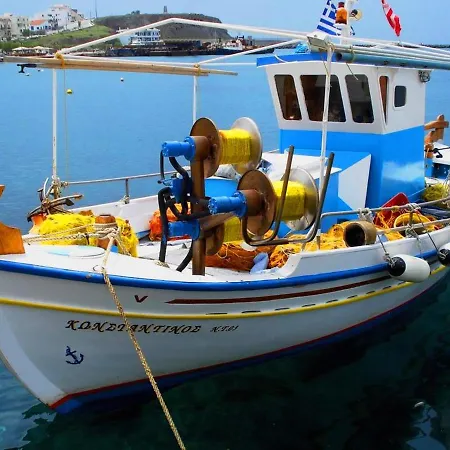 Spacious Seafront With Magnificent Aegean View アパート Tínos